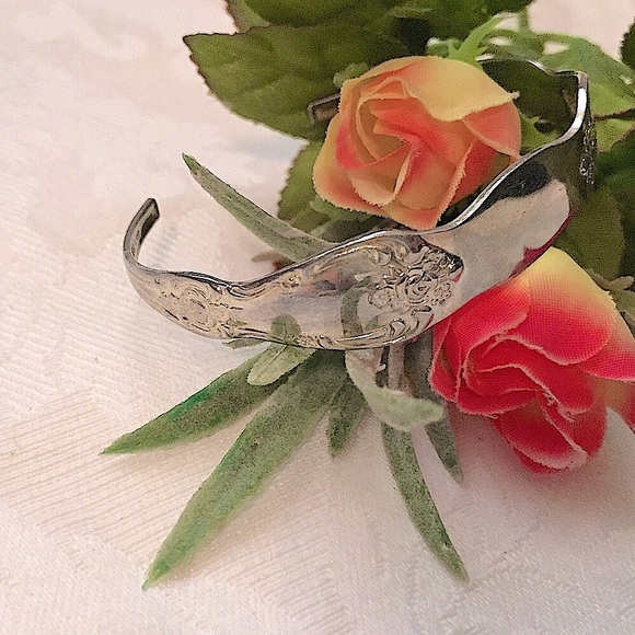 🌷Rogers Silver Oneida Spoon Cuff🌷 - Picture 4 of 10
